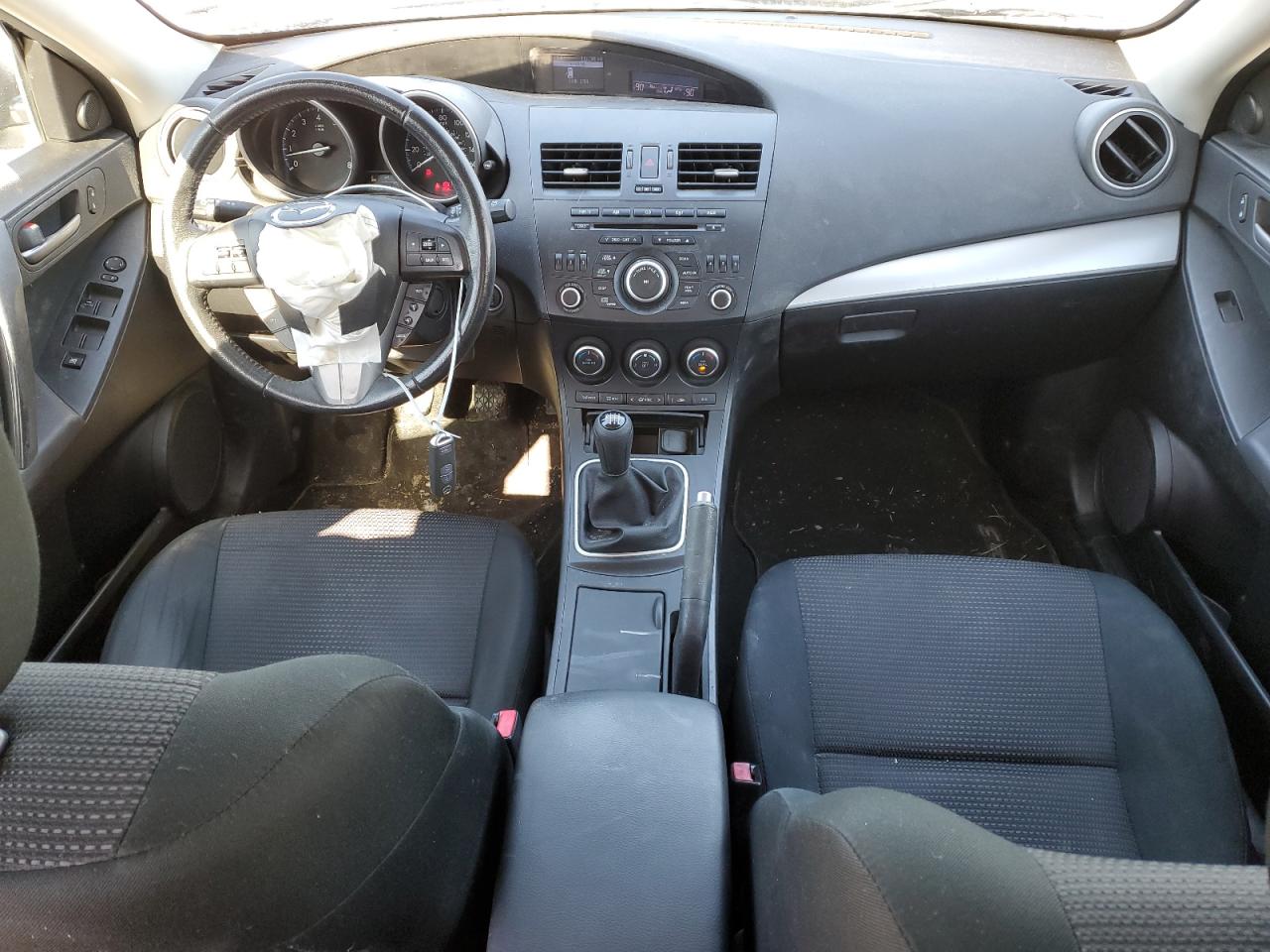 2013 Mazda 3 - Image 8