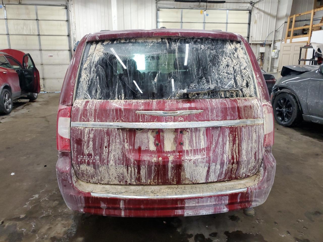 2015 Chrysler Town & Country - Image 6