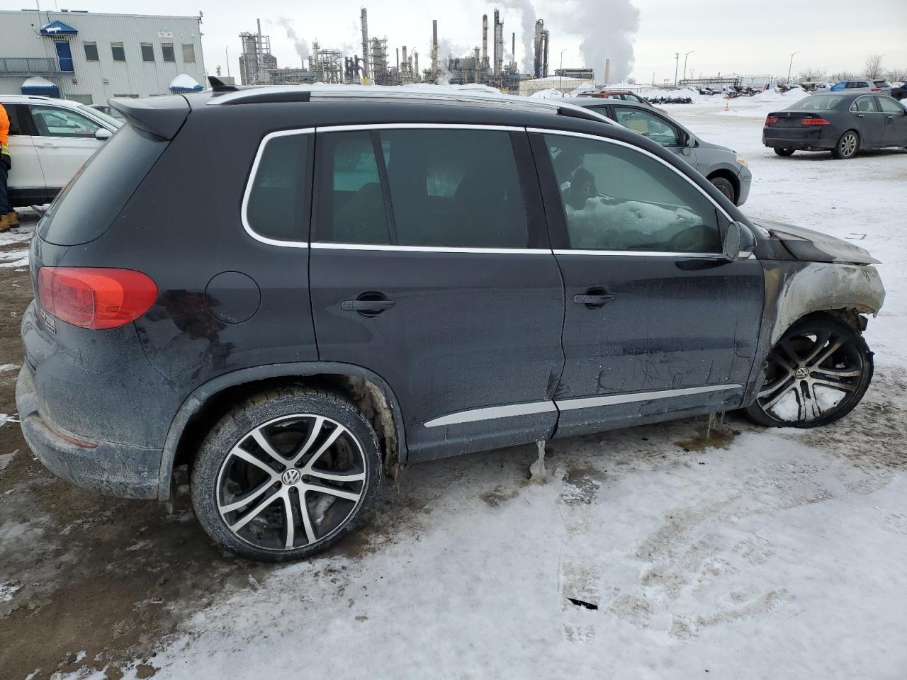 2017 Volkswagen Tiguan - Image 3