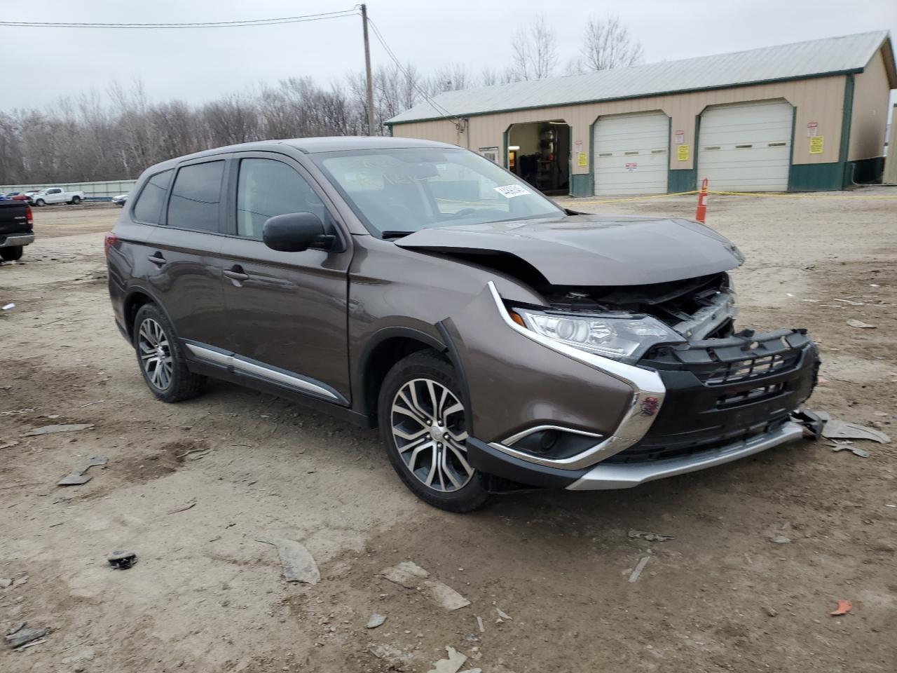 2018 Mitsubishi Outlander - Image 4
