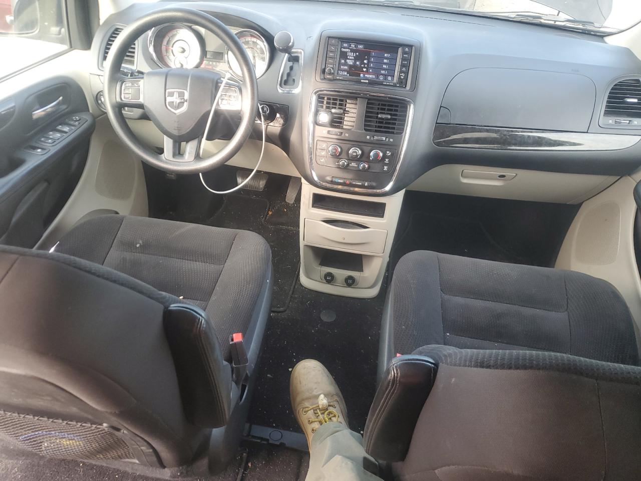 2019 Dodge Caravan - Image 8
