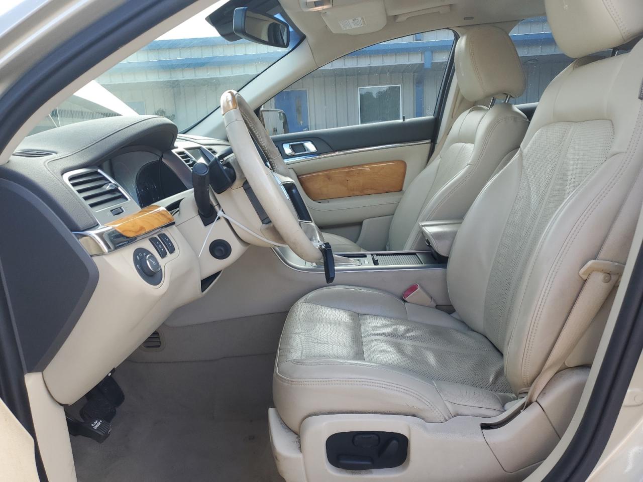 2011 Lincoln MKS - Image 7