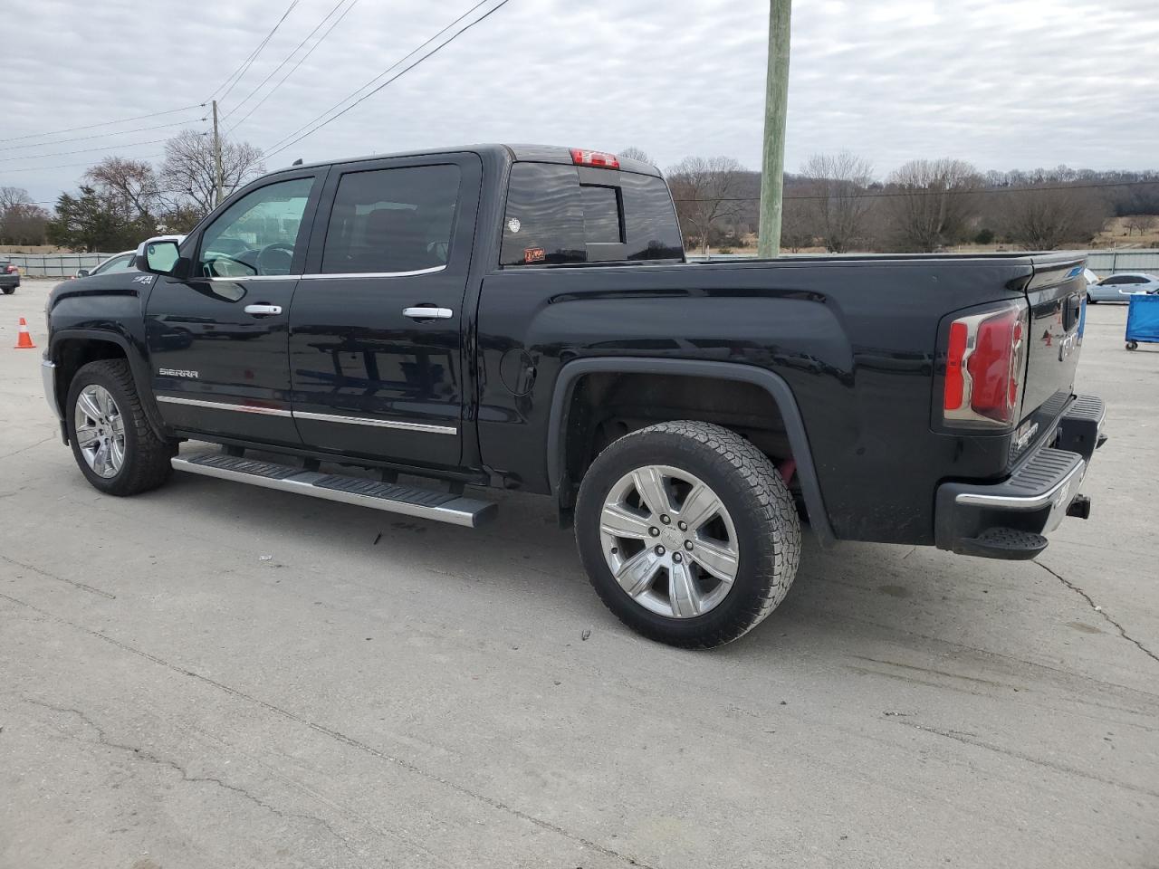 2017 GMC Sierra - Image 2