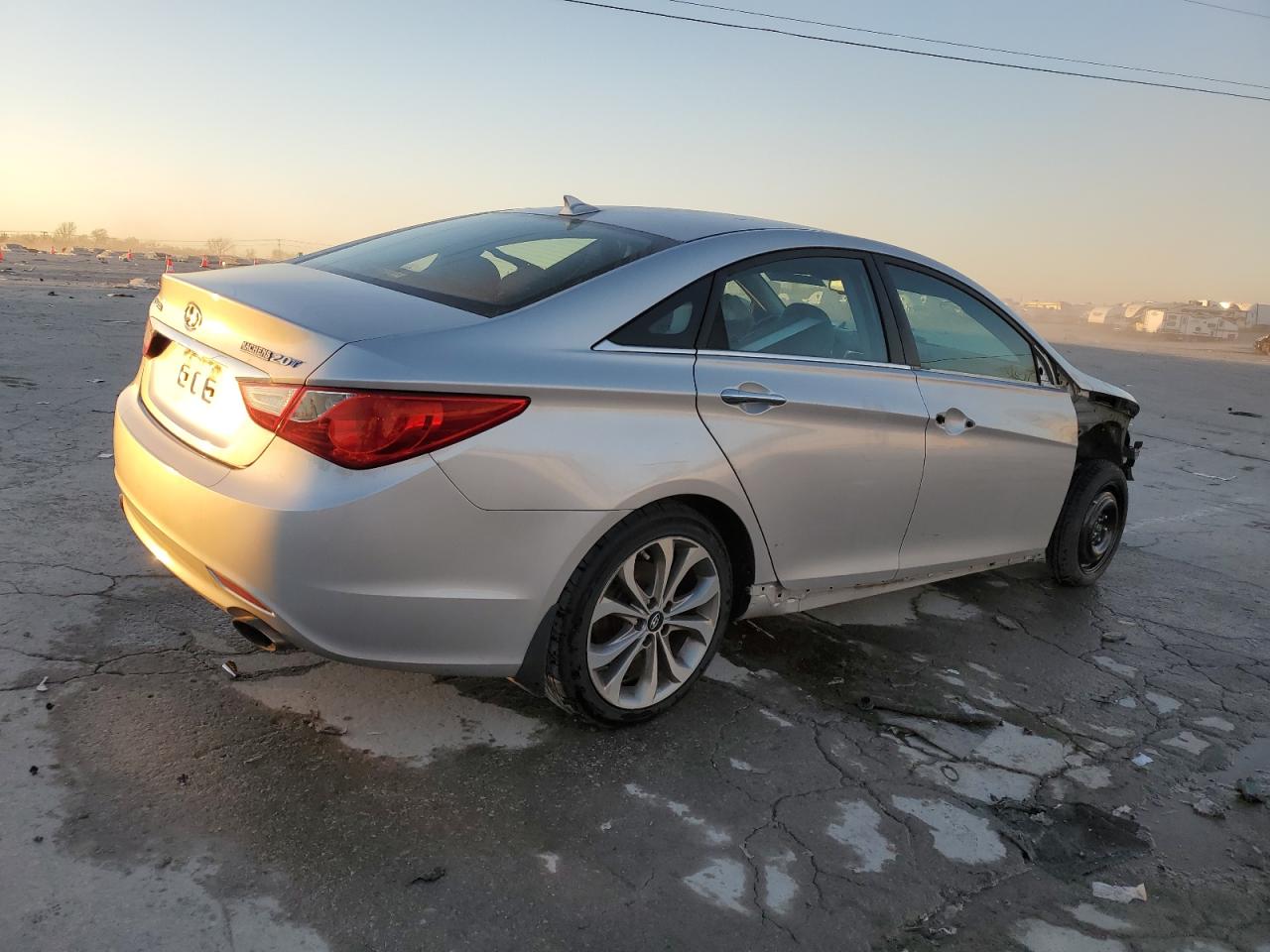 2013 Hyundai Sonata - Image 3