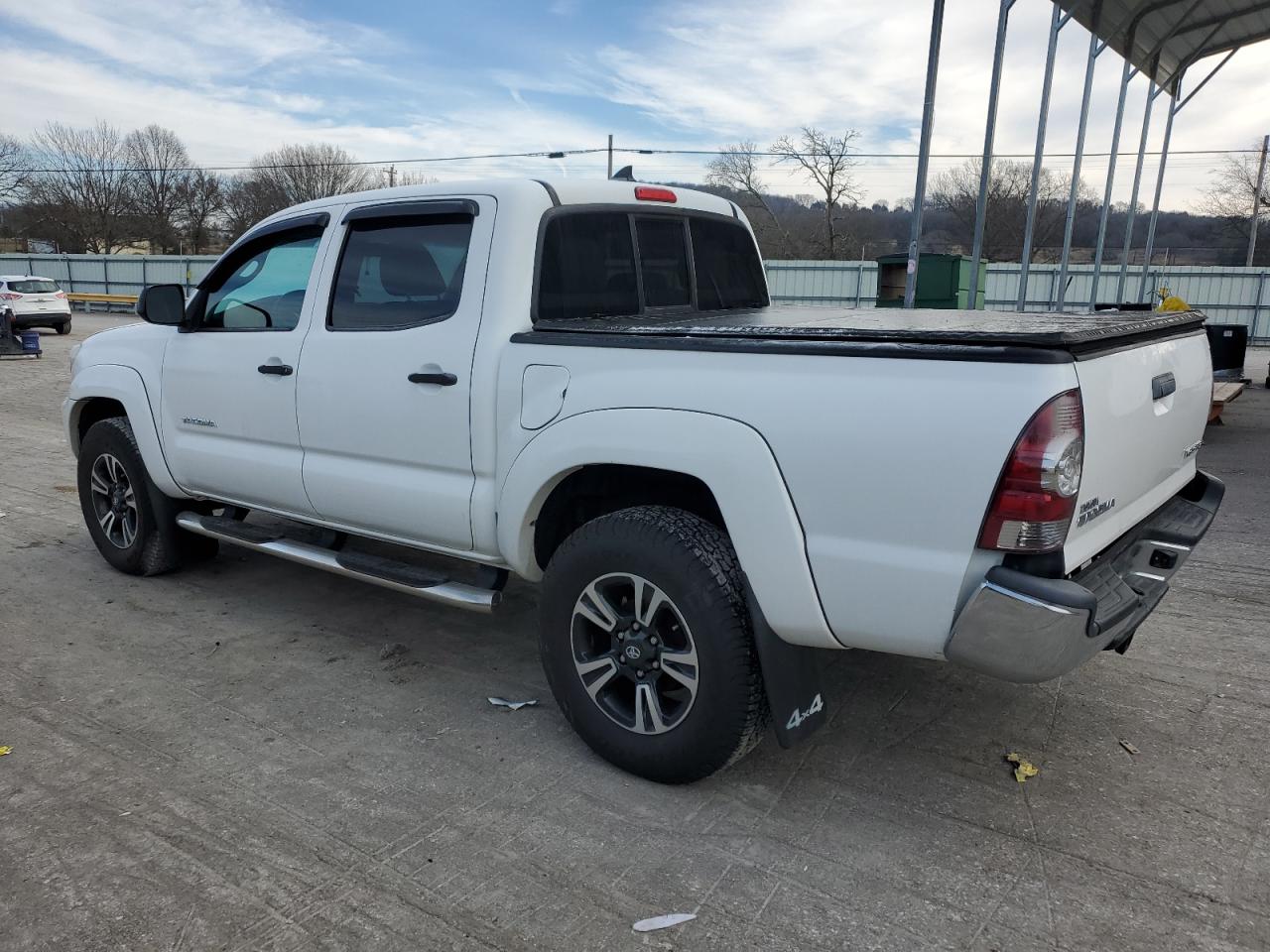 2015 Toyota Tacoma - Image 2