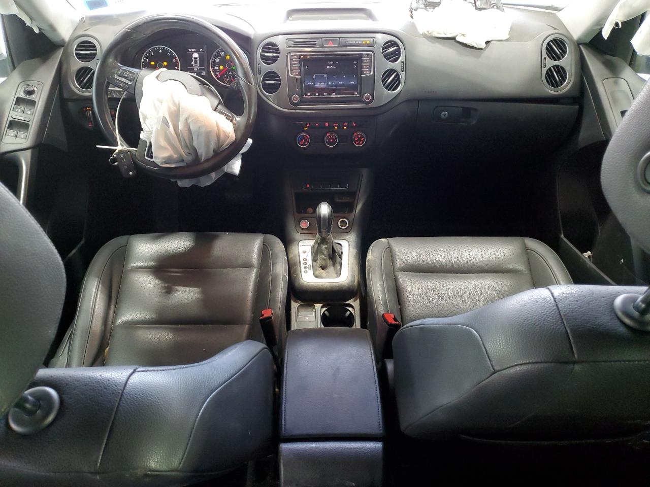 2017 Volkswagen Tiguan - Image 8