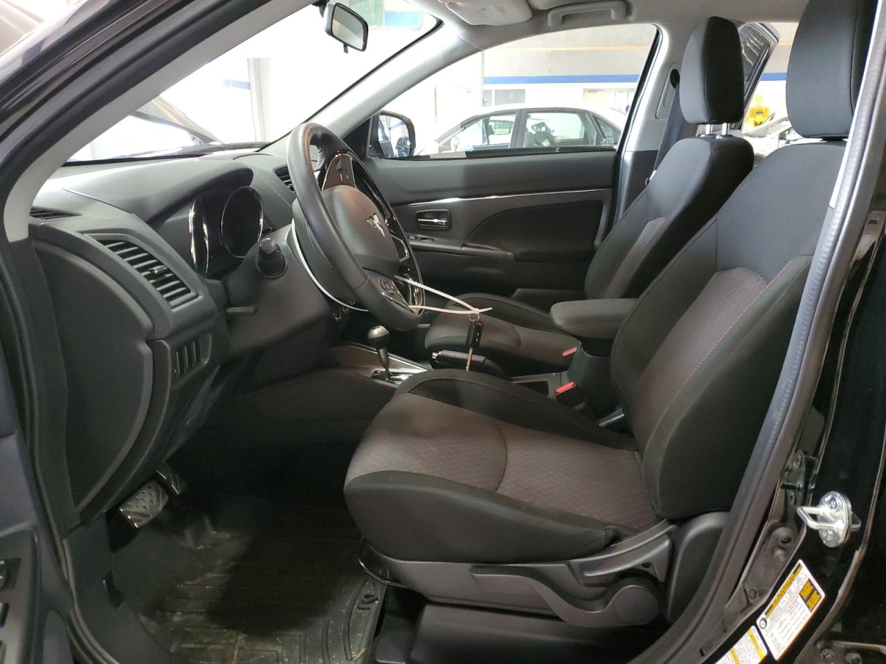 2018 Mitsubishi Outlander - Image 7