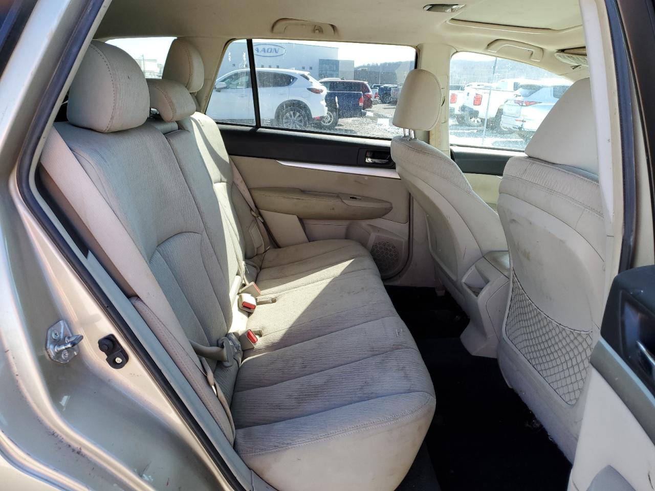 2010 Subaru Outback - Image 11
