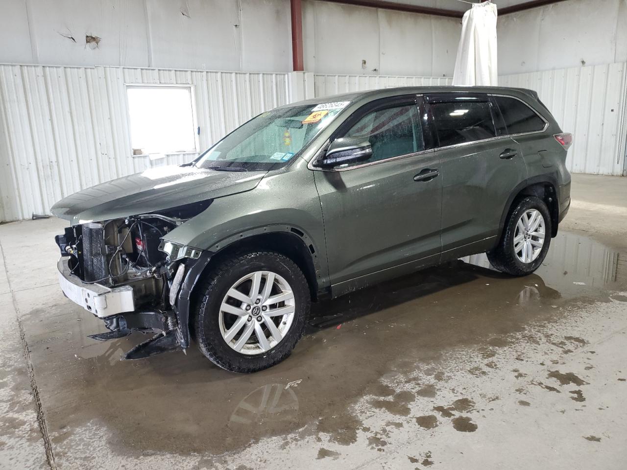 2016 Toyota Highlander - Image 1