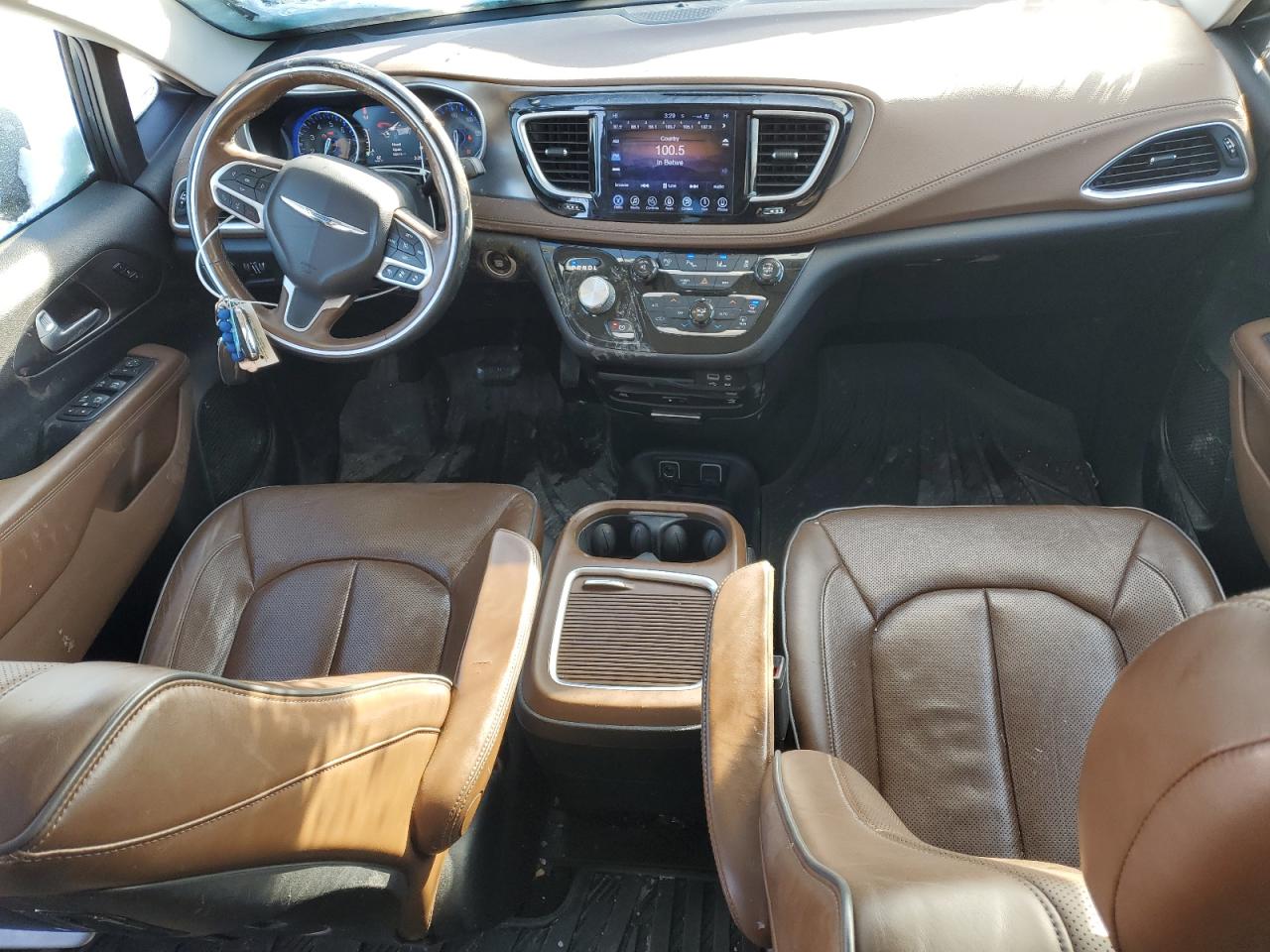 2017 Chrysler Pacifica - Image 8