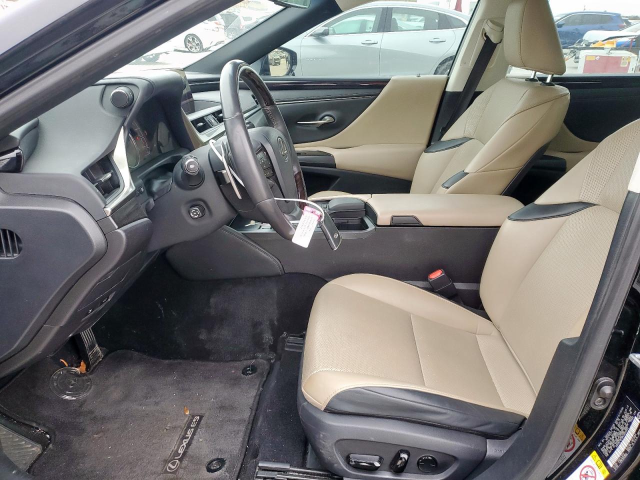 2019 Lexus ES - Image 7