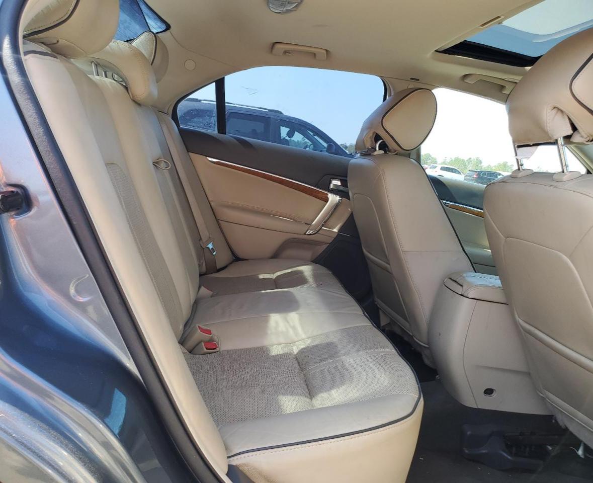 2012 Lincoln MKZ - Image 10