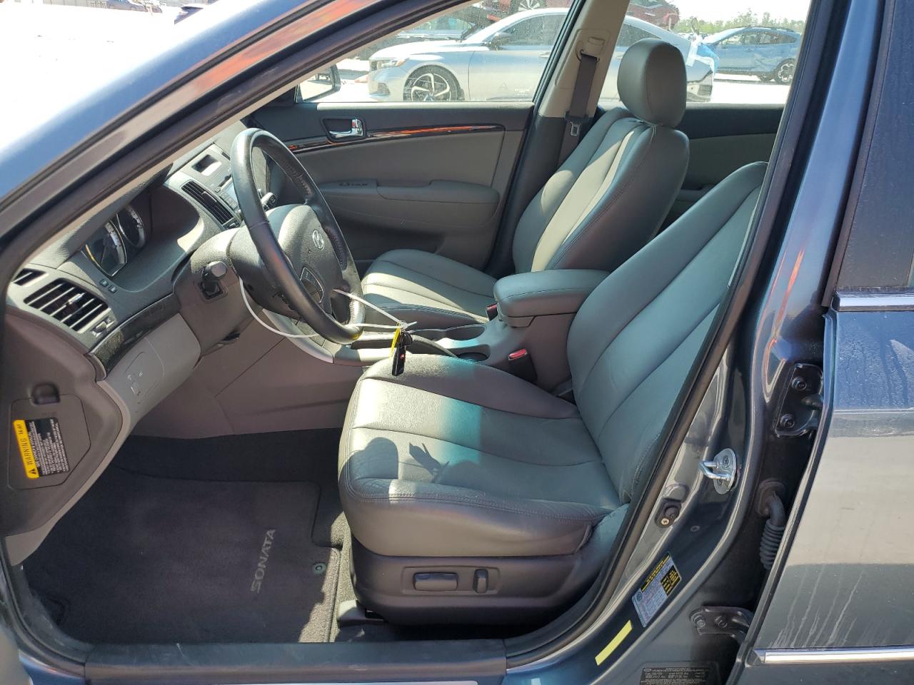2009 Hyundai Sonata - Image 7