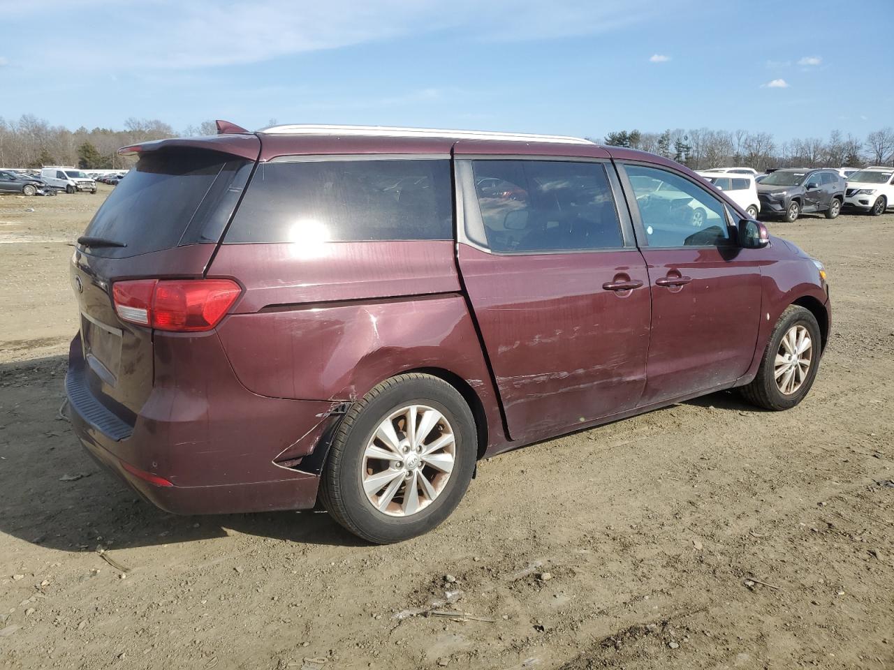 2017 Kia Sedona - Image 3