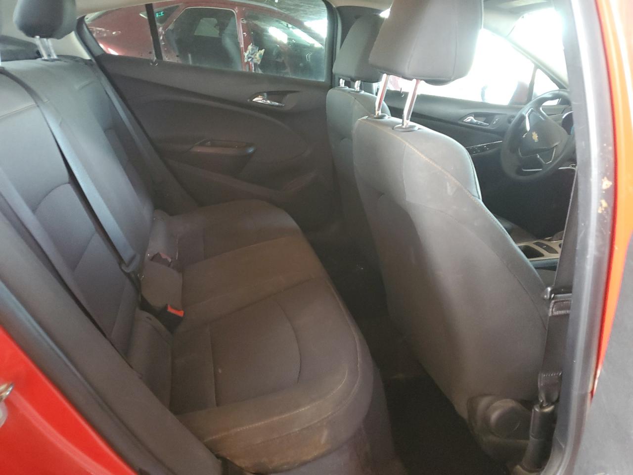 2018 Chevrolet Cruze - Image 10