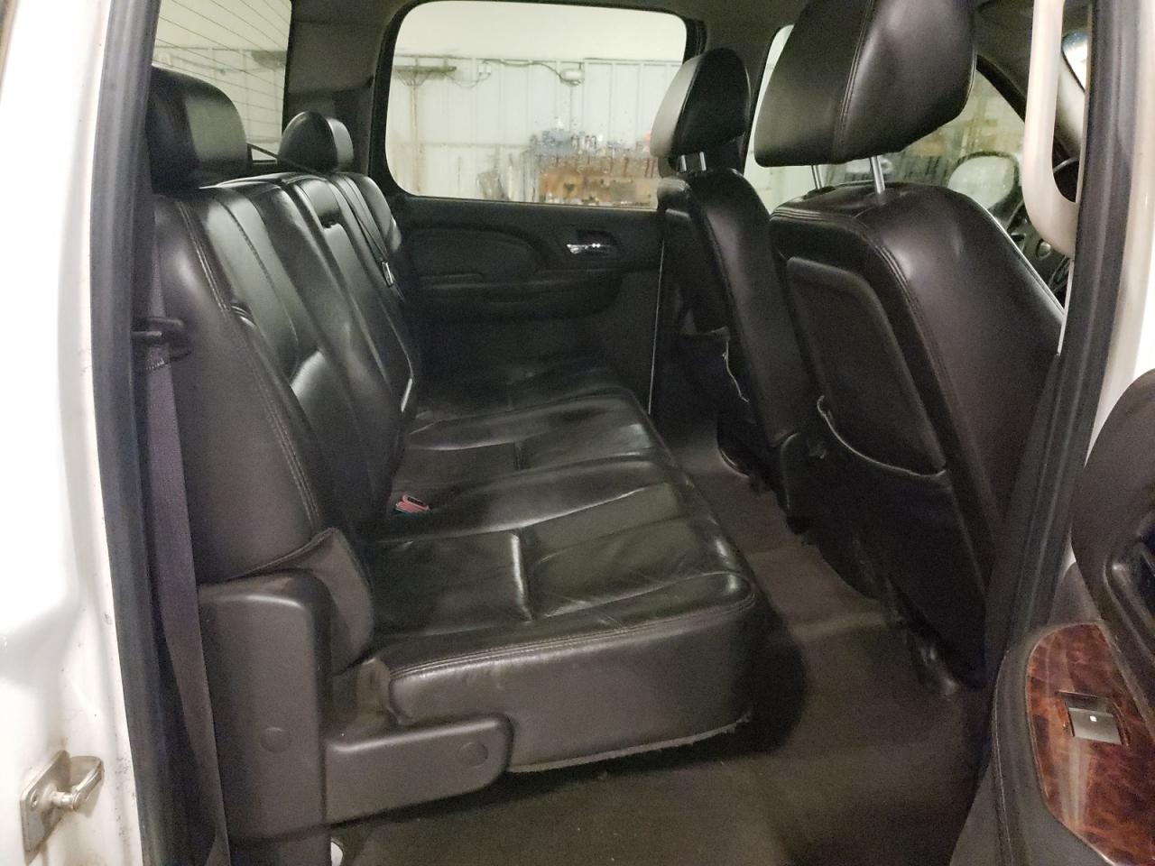 2009 GMC Sierra - Image 10