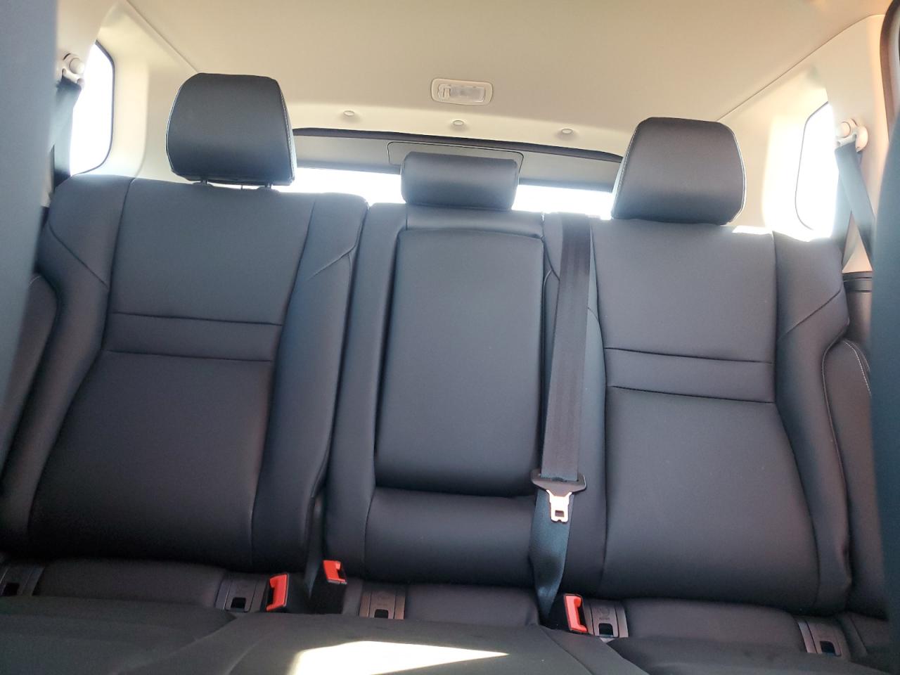 2024 Nissan Rogue - Image 10