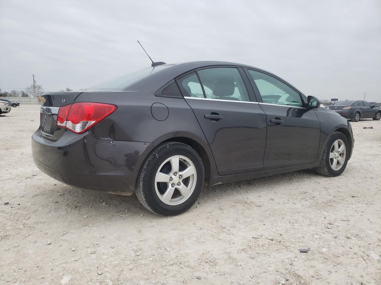 2016 Chevrolet Cruze - Image 3