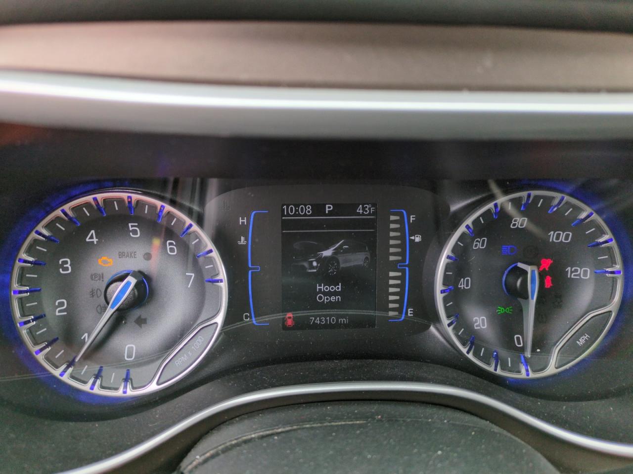 2017 Chrysler Pacifica - Image 9
