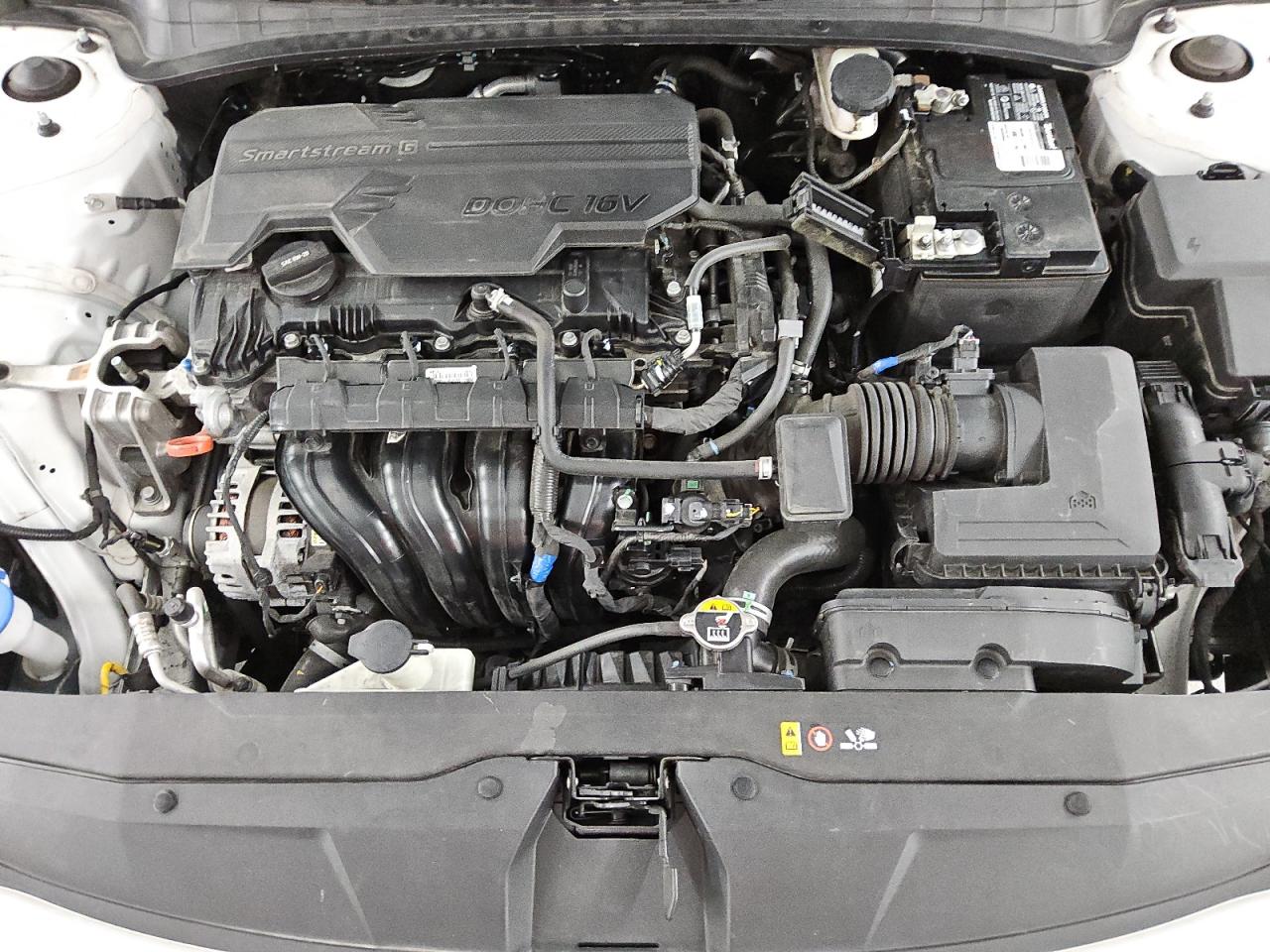 2023 Hyundai Elantra - Image 11