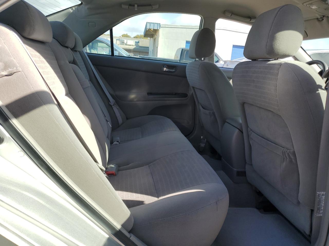 2005 Toyota Camry - Image 10