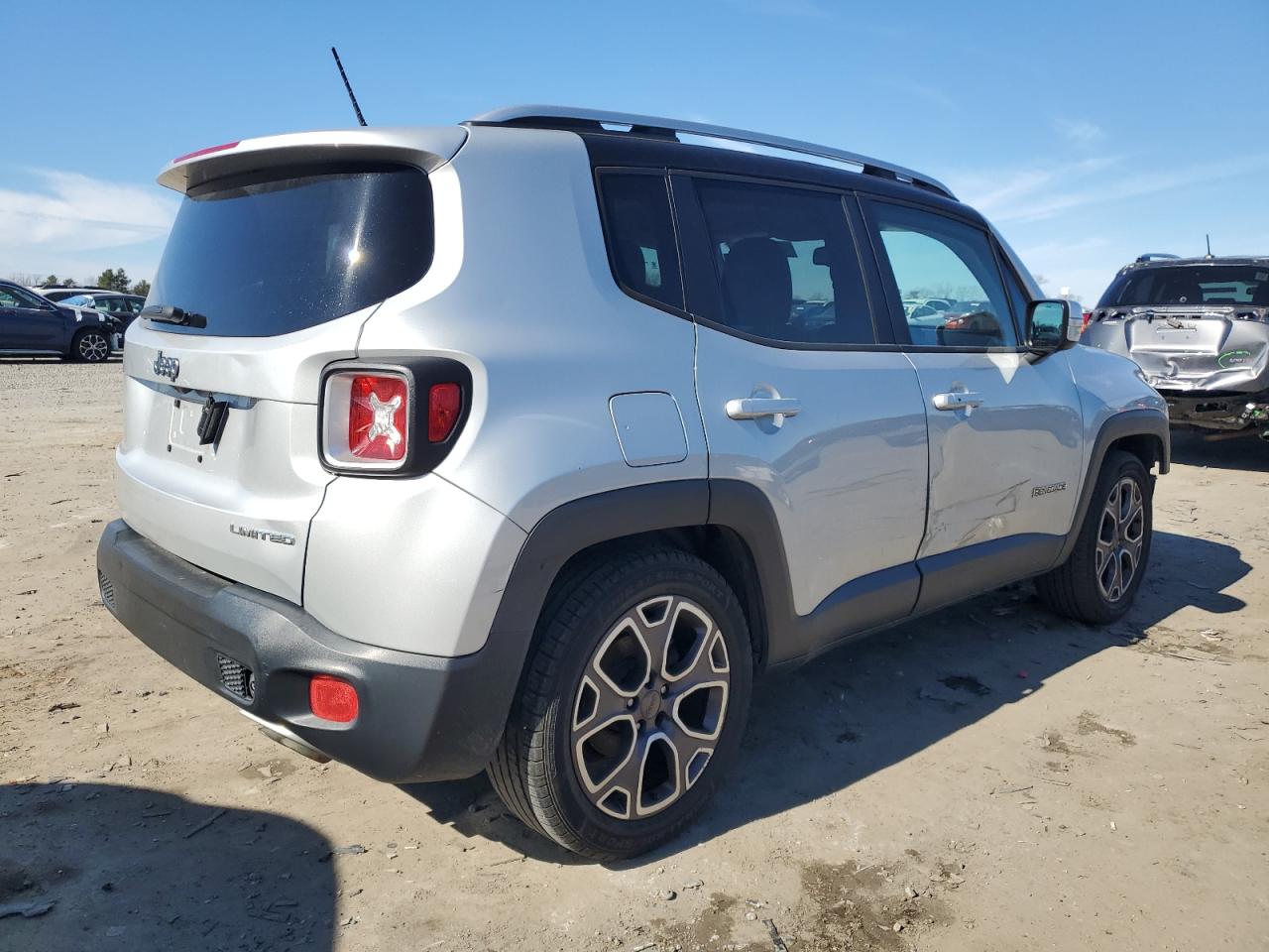 2016 Jeep Renegade - Image 3