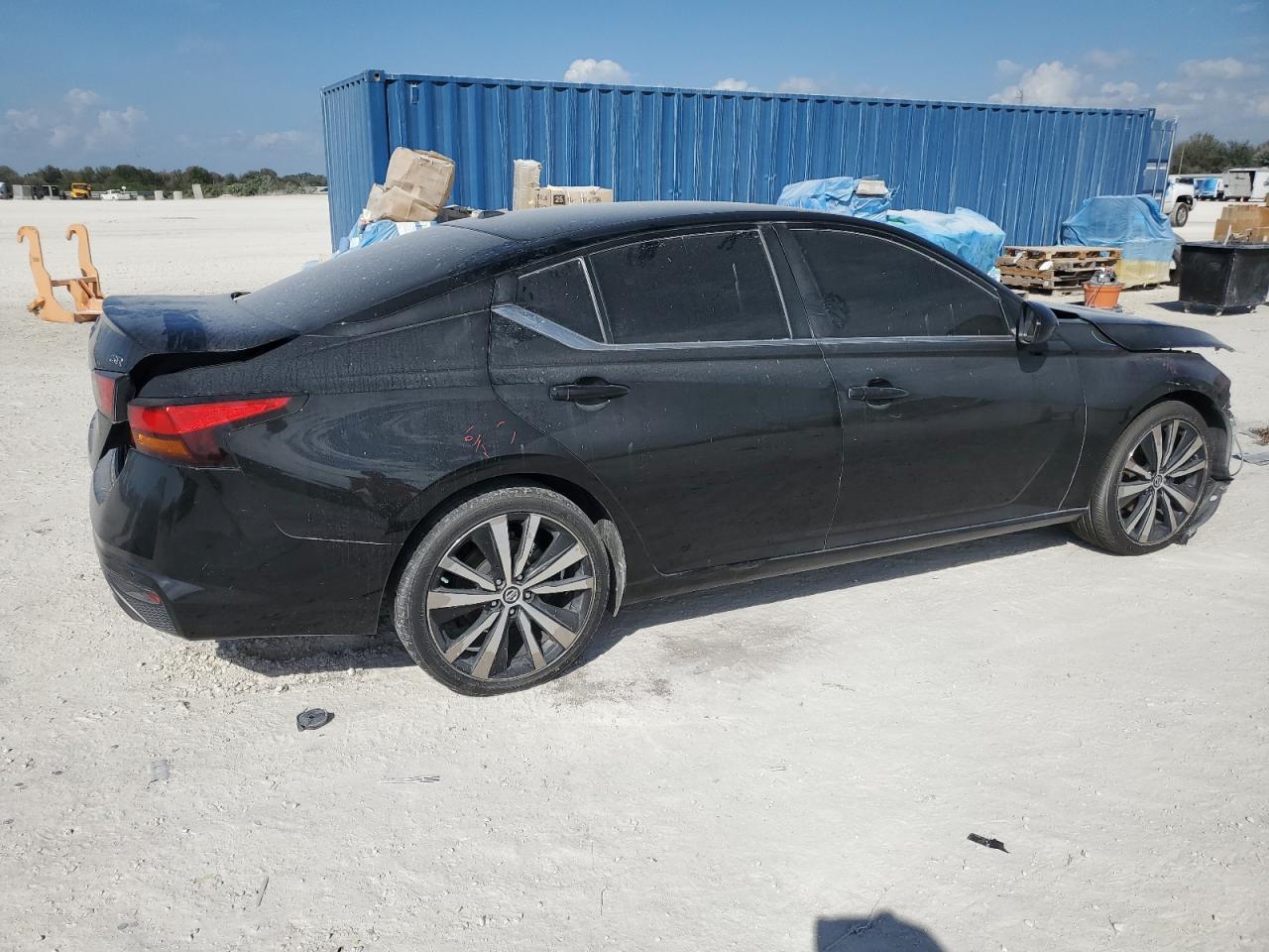 2022 Nissan Altima - Image 3