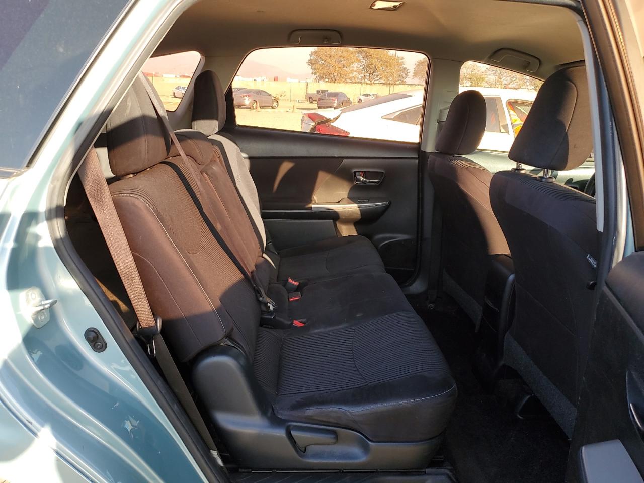 2015 Toyota Prius - Image 10