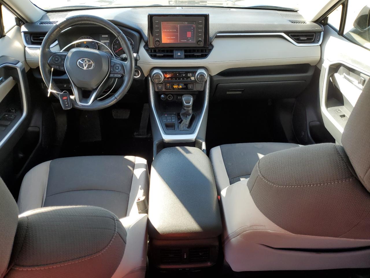 2019 Toyota RAV 4 - Image 8