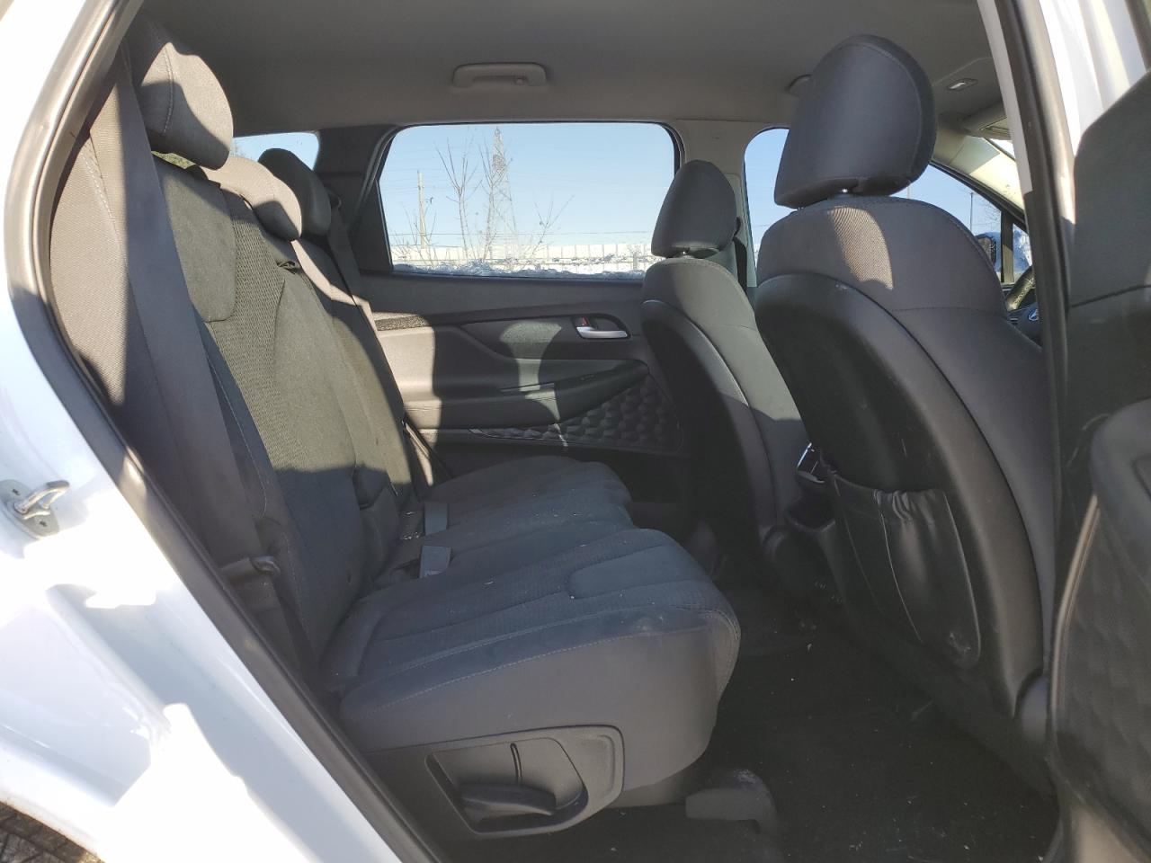 2019 Hyundai Santa Fe - Image 11