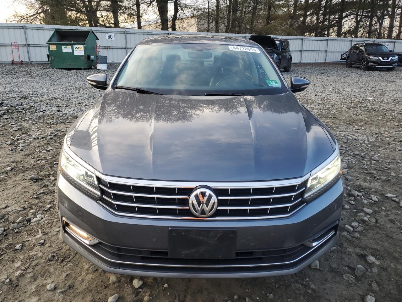 2018 Volkswagen Passat - Image 5