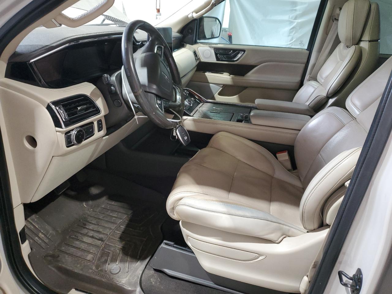 2019 Lincoln Navigator - Image 7