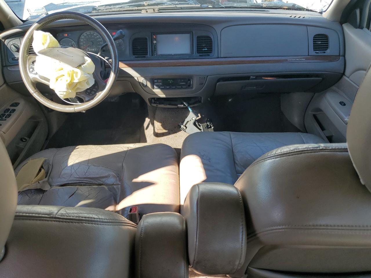 2004 Ford Crown Victoria - Image 8