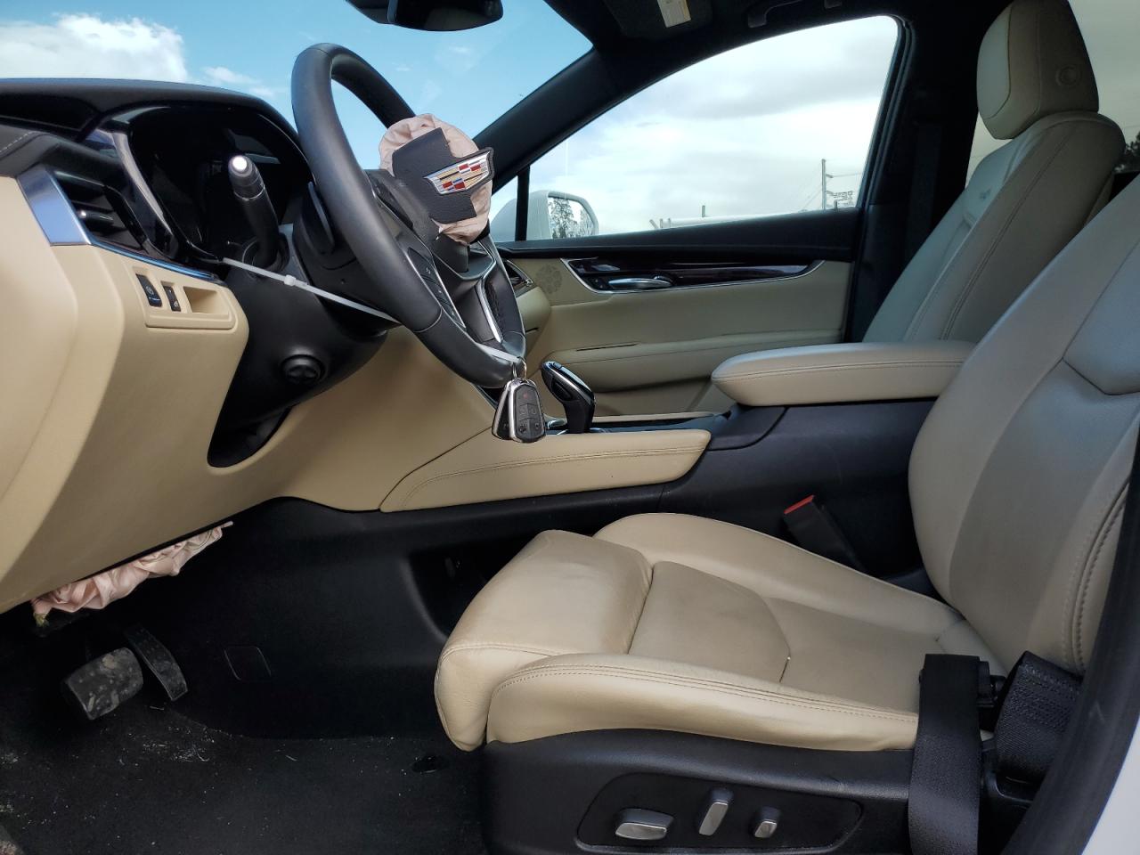 2017 Cadillac XT5 - Image 7