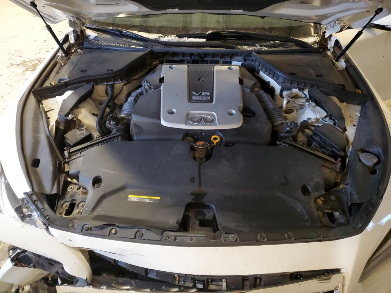 2015 Infiniti Q50 - Image 12