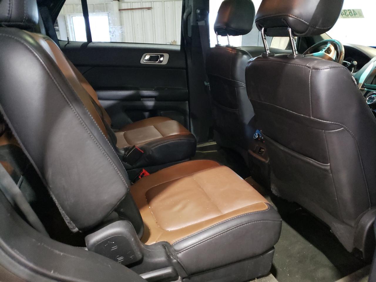 2015 Ford Explorer - Image 11