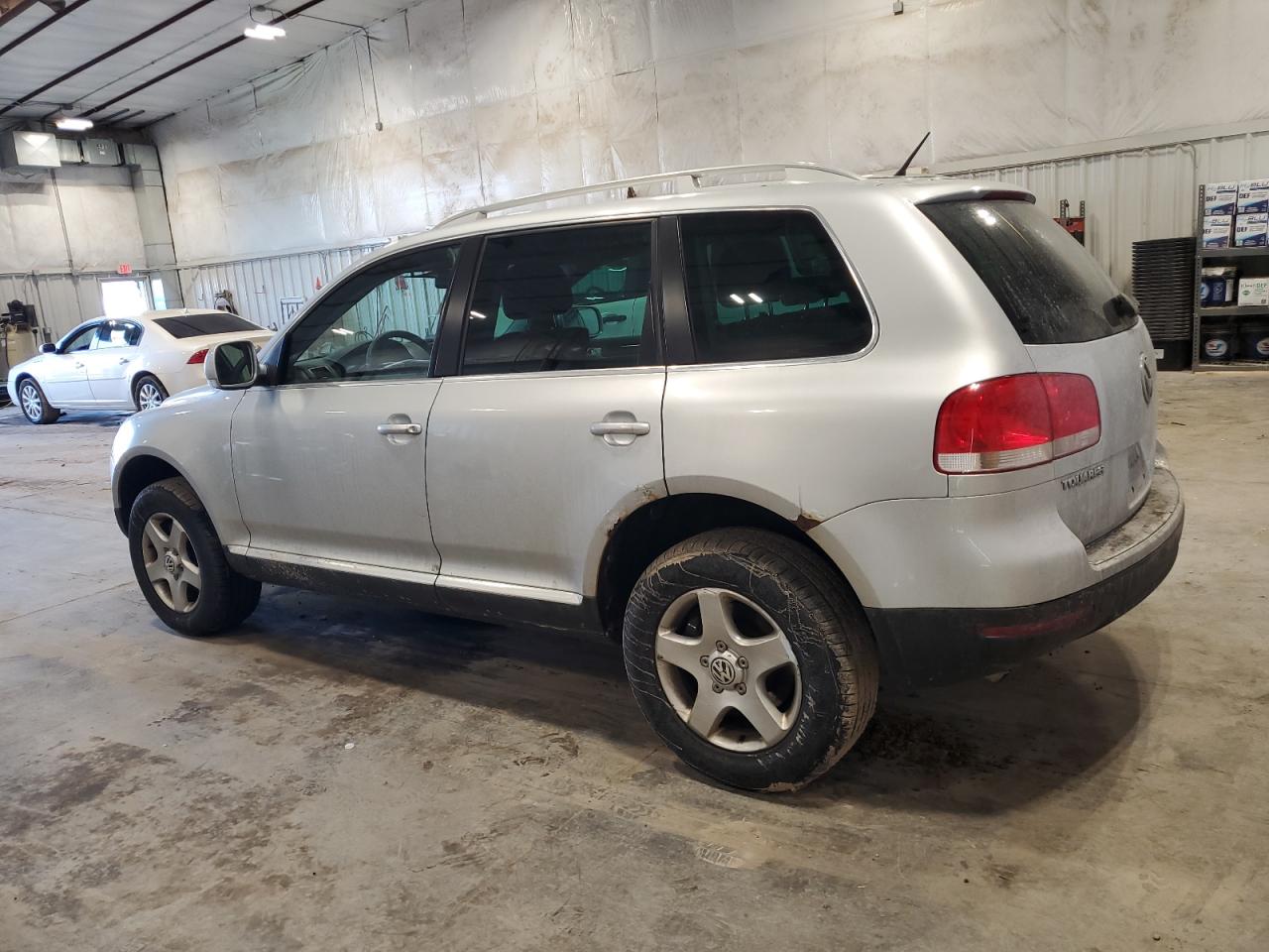 2007 Volkswagen Touareg - Image 2