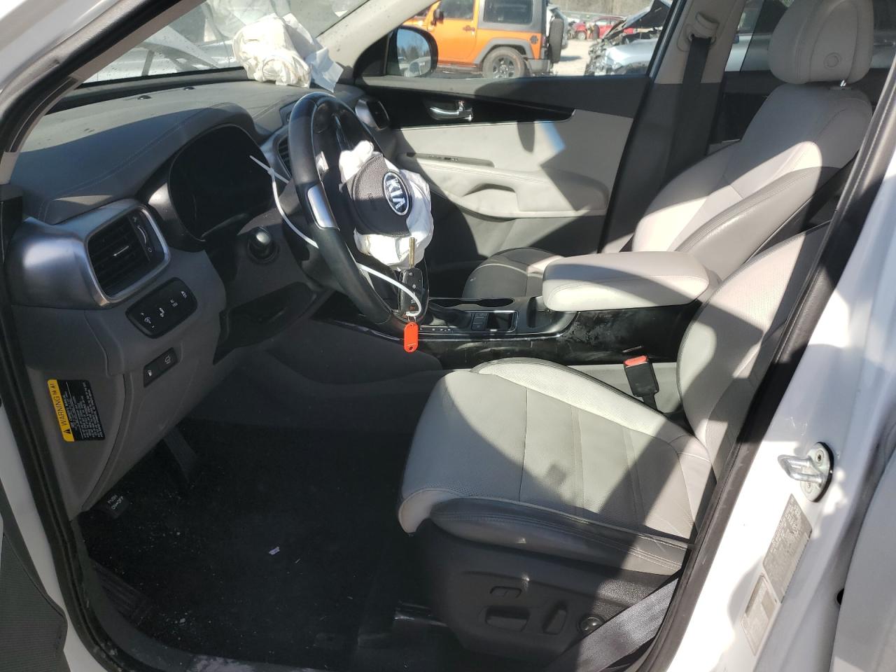 2016 Kia Sorento - Image 7