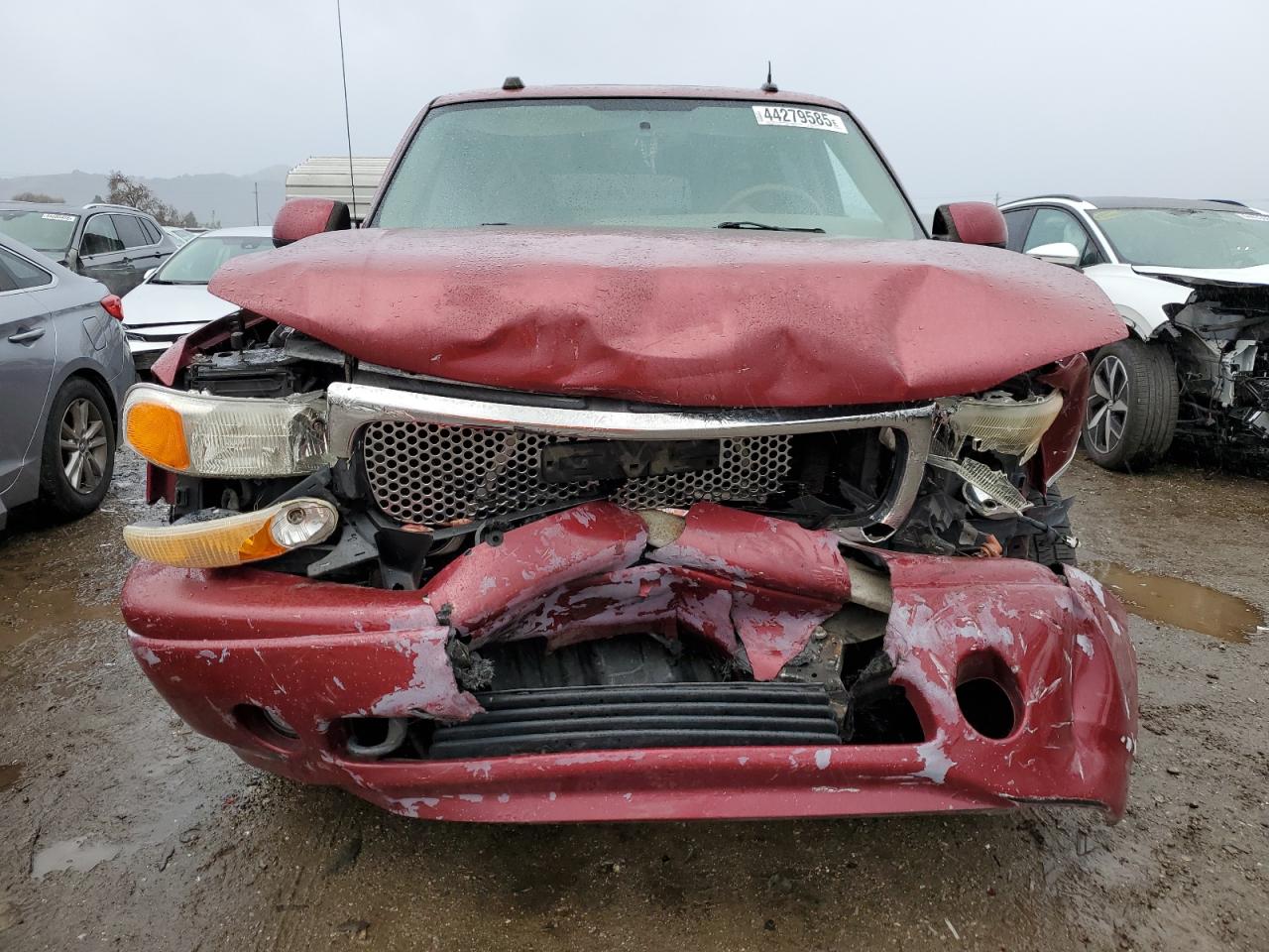 2004 GMC Yukon - Image 5