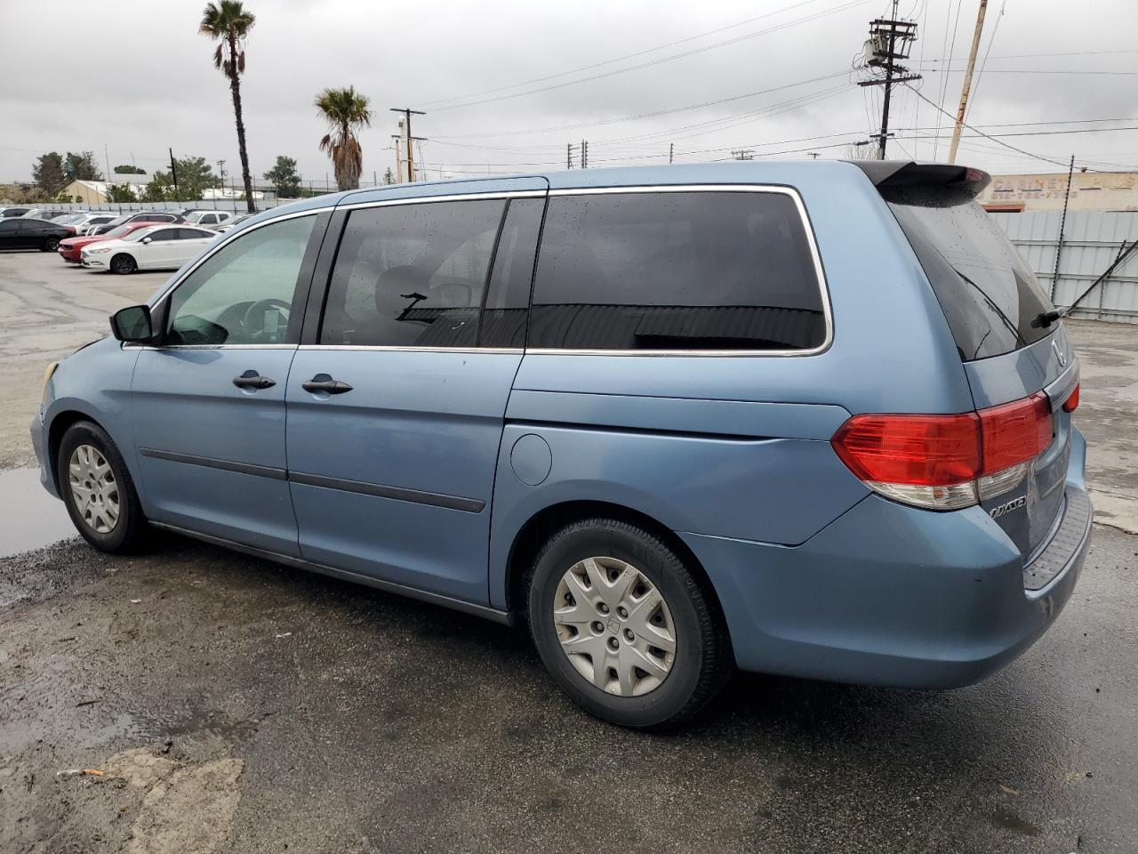2010 Honda Odyssey - Image 2