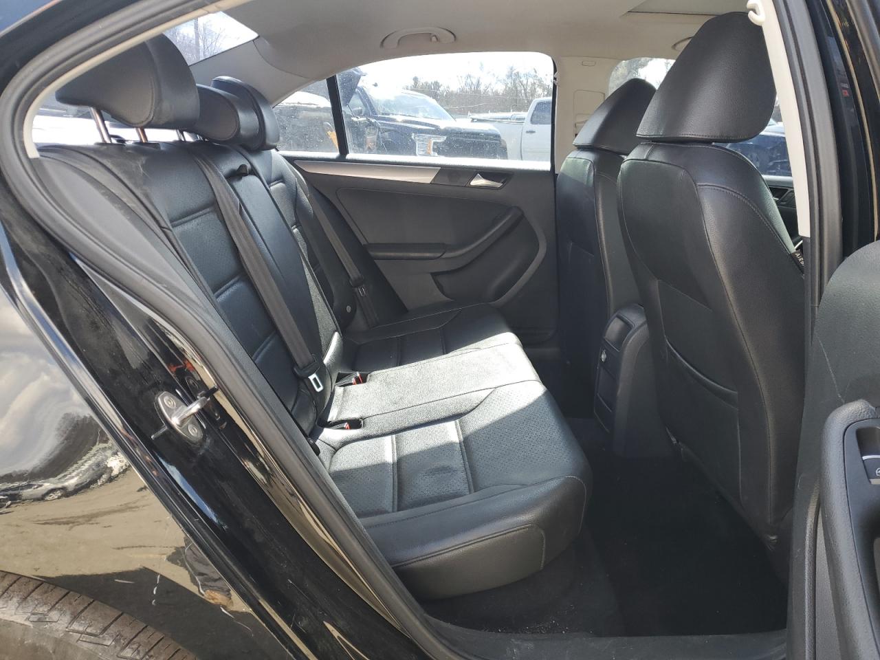 2015 Volkswagen Jetta - Image 10