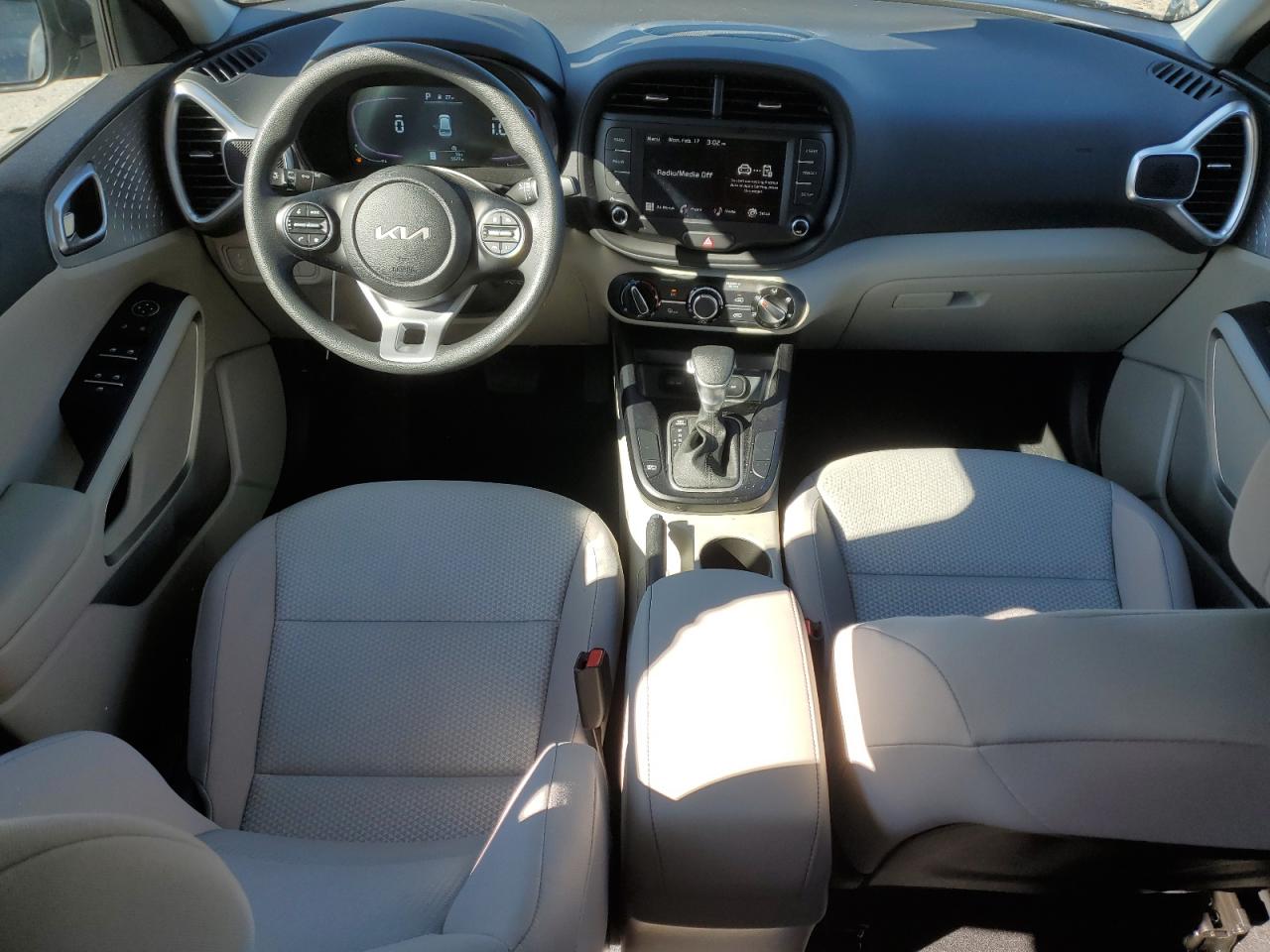 2025 Kia Soul - Image 8