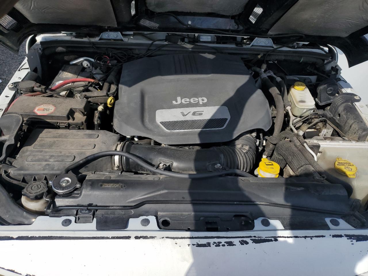 2016 Jeep Wrangler - Image 11