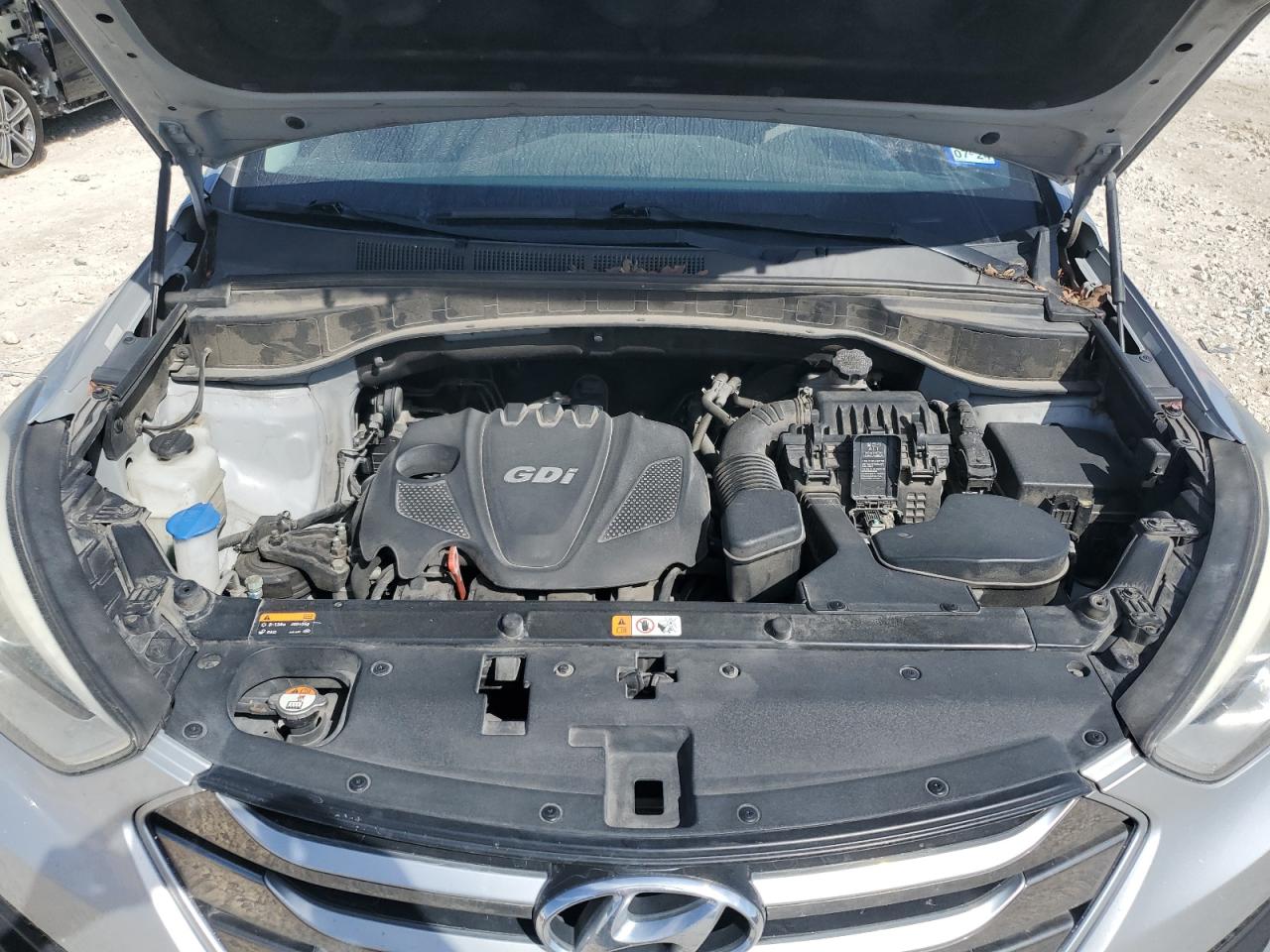 2016 Hyundai Santa Fe - Image 12
