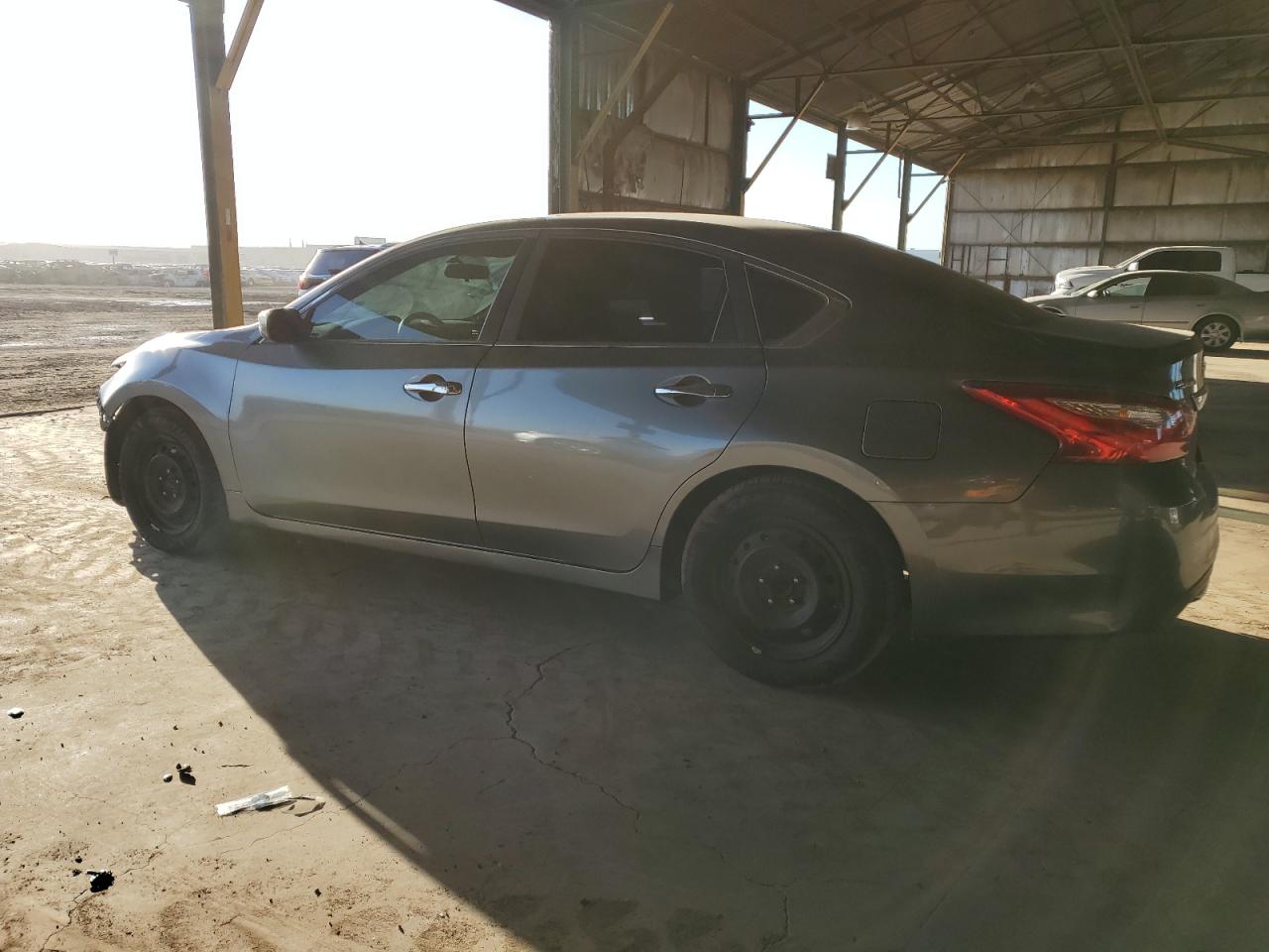 2016 Nissan Altima - Image 2