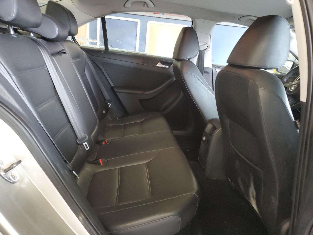2014 Volkswagen Jetta - Image 10