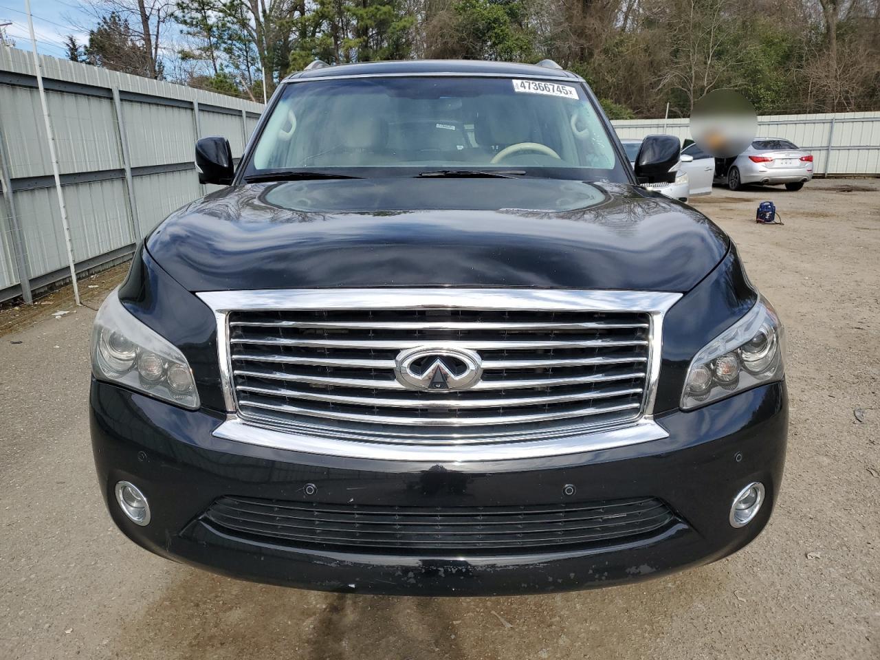 2014 Infiniti QX80 - Image 5