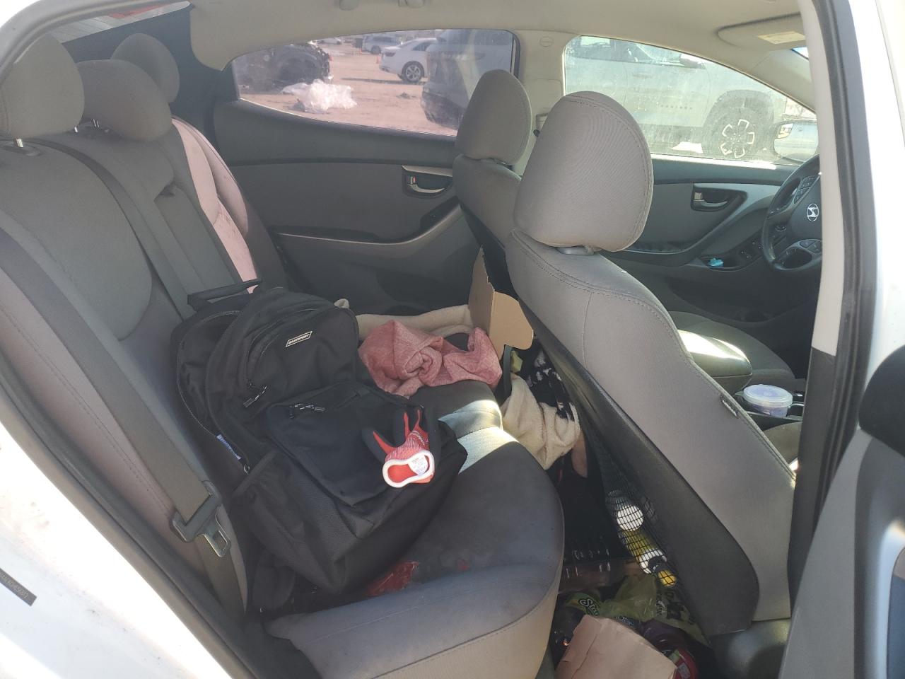 2016 Hyundai Elantra - Image 11