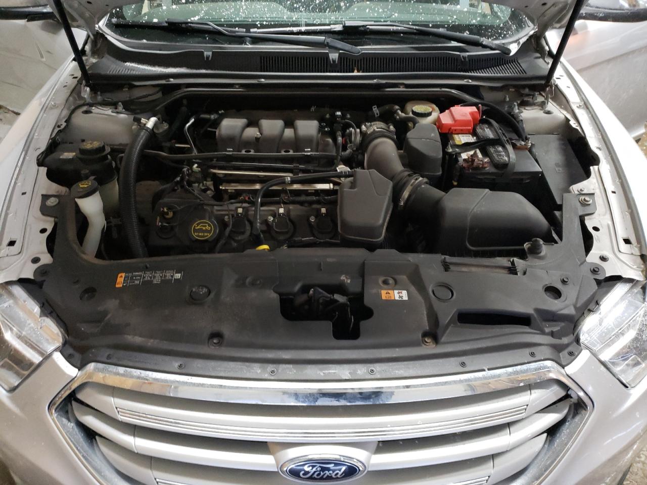2017 Ford Taurus - Image 12