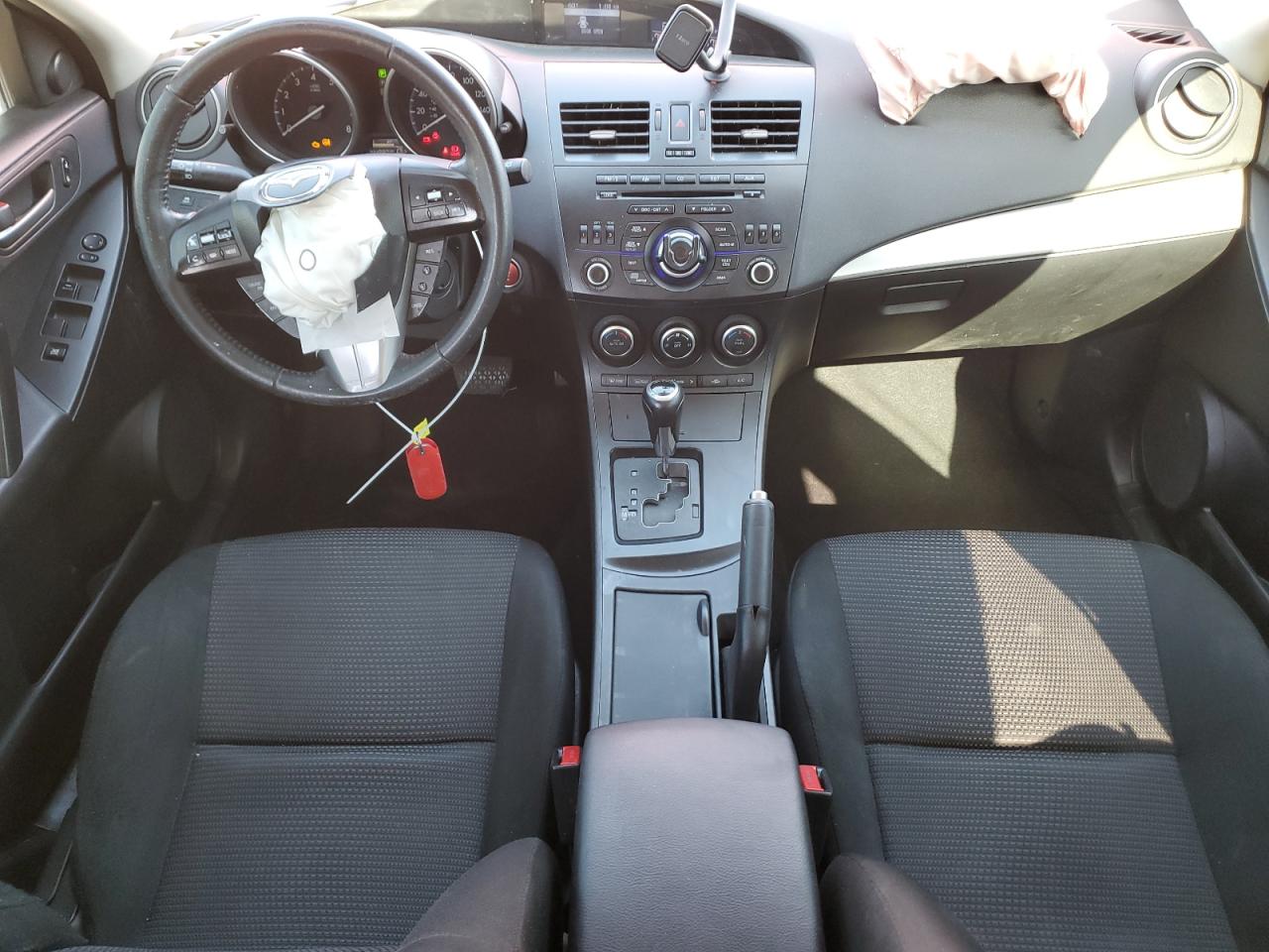 2013 Mazda 3 - Image 8